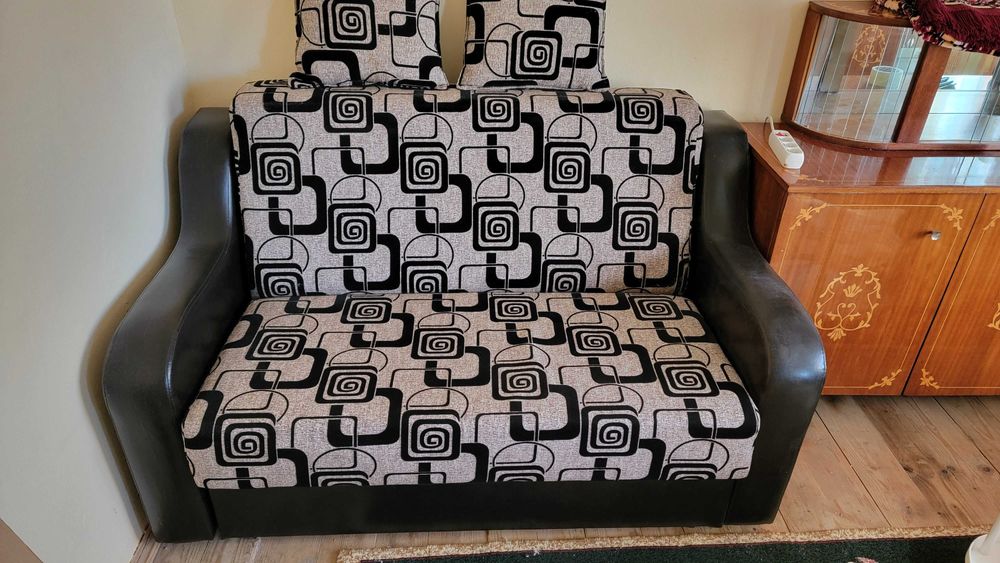 Canapea extensibila cu lada