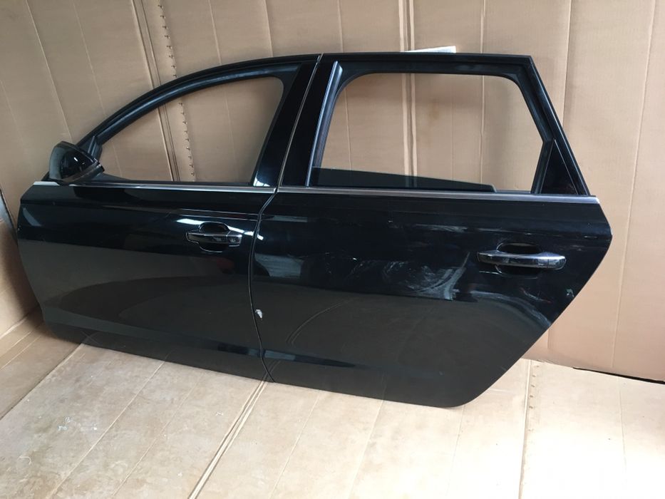 Usa stanga fata audi a6 4g. Usa stanga spate audi RS6 . Negru