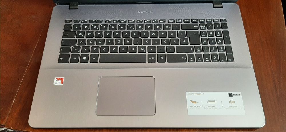 Laptop ASUS VivoBook 17