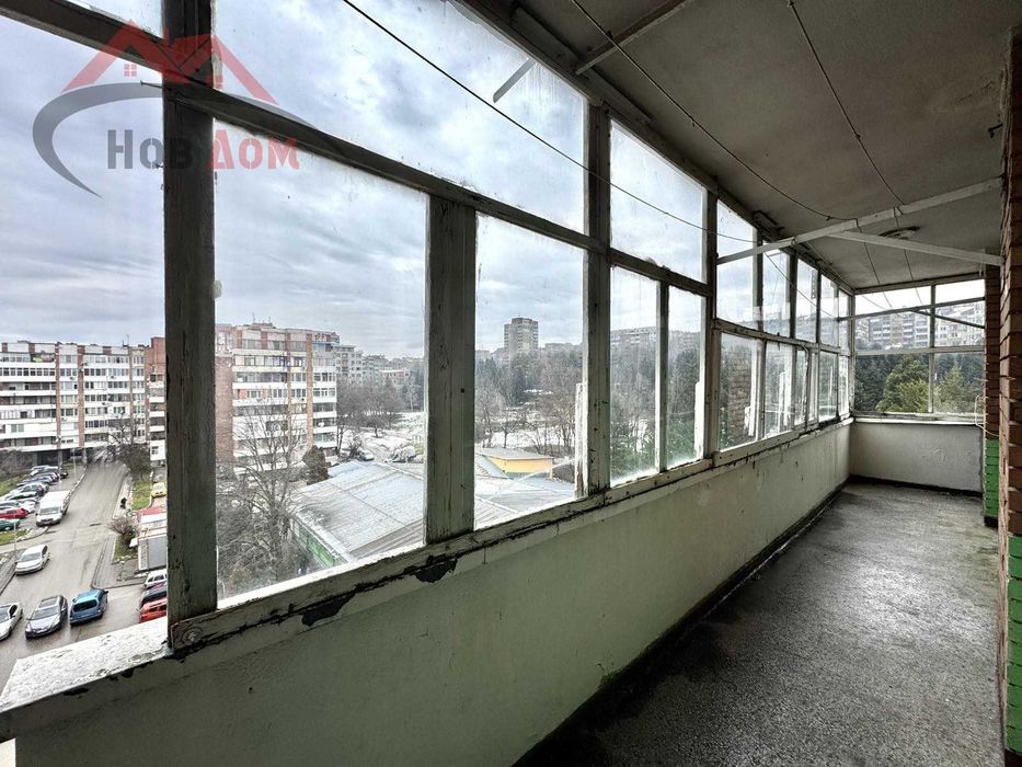 Тристаен в кв. Колю Фичето