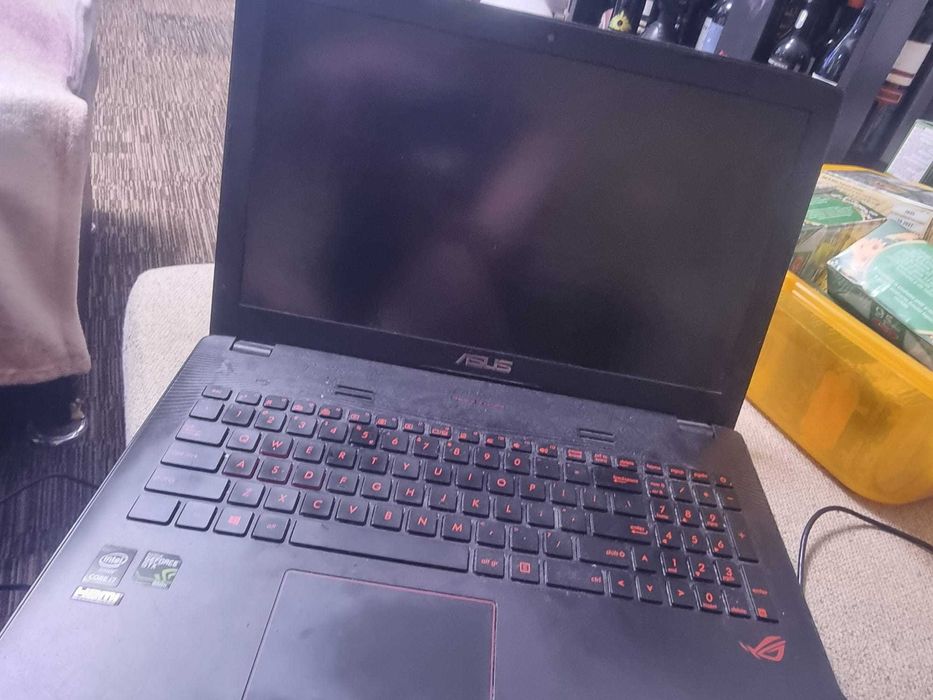 Vand Laptop ASUS i7