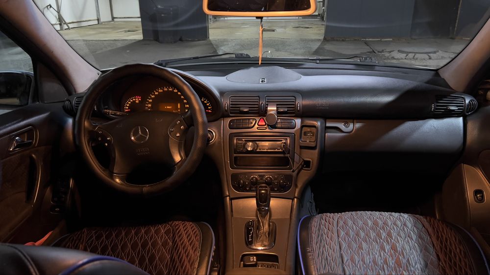 Продам Mercedes-Benz C180 W203 2.0 AT