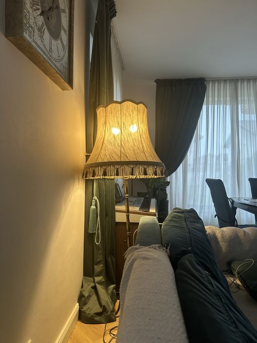 Lampadar vintage  pe picior metalic