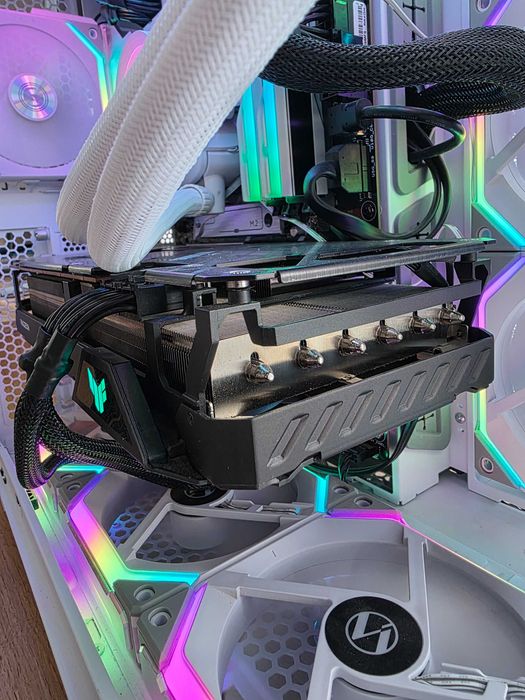 ASUS TUF RX 6900 XT 16GB с малък проблем