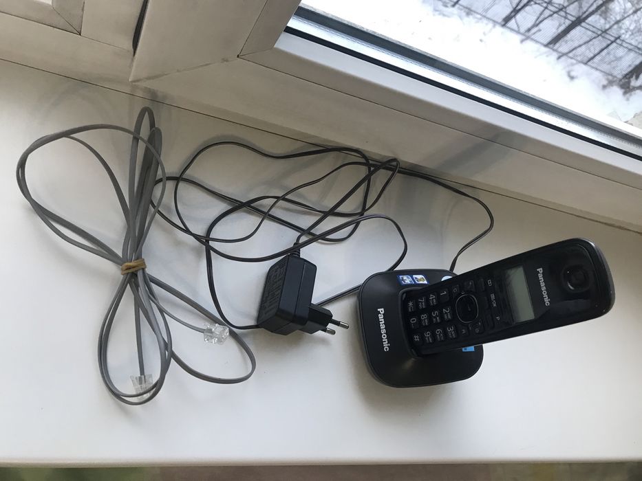 Продаю радиотелефон кнопочный Panasonic