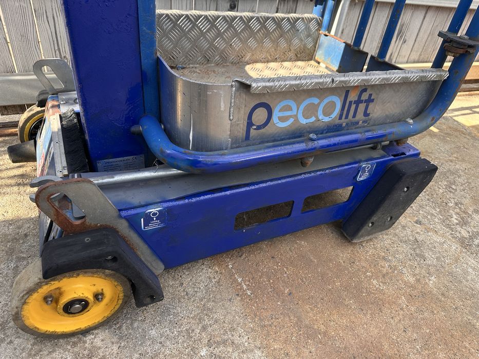Nacela manuala / platforma de lucru  JLG Pecolift