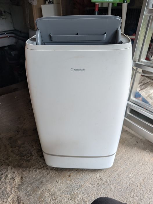 Aer conditioner mobil