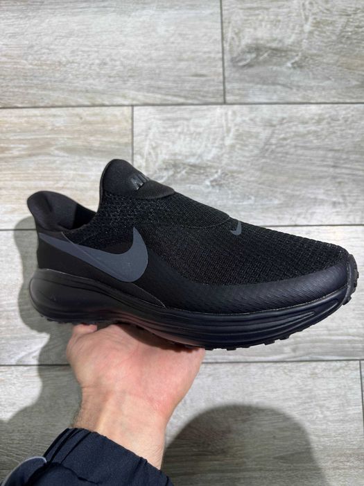 Кроссовки Nike Revolution 8.