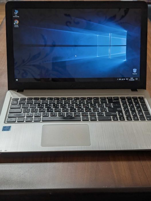 Продаётся ноутбук Asus X540S в хорошем состоянии