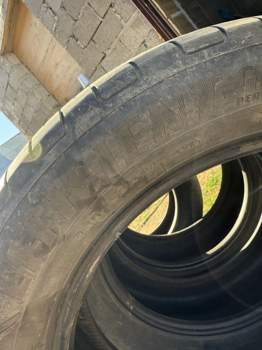 Продам резины  225/55 R17