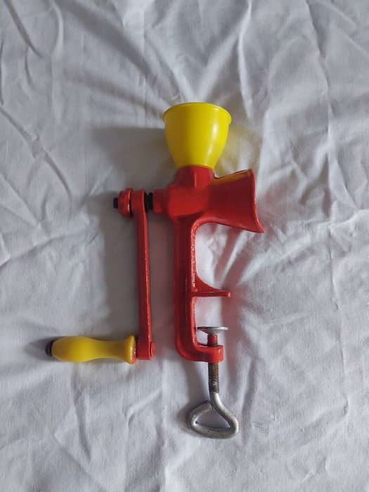 Mașină de măcinat mac