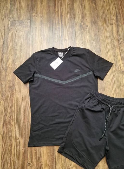 Мъжка екип къси панталони и тениска размер S M L XL 2xL
Най-висок клас