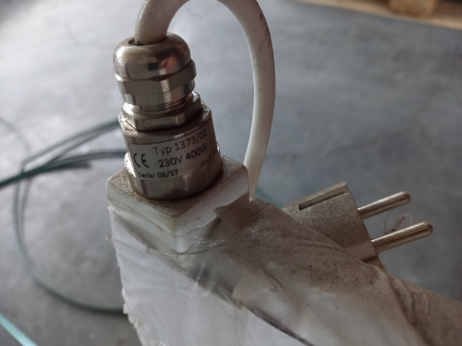 Лира за баня с вграден нагревател Нова