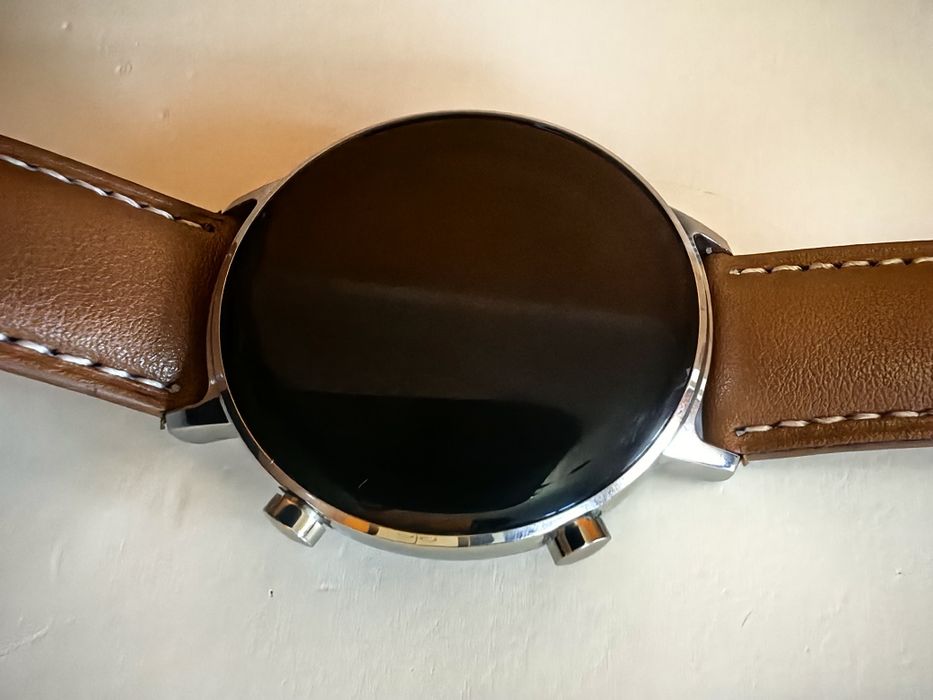 Продавам отлично запазен Huawei Watch GT2 - дамска версия