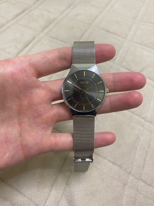Продам часы. 2000