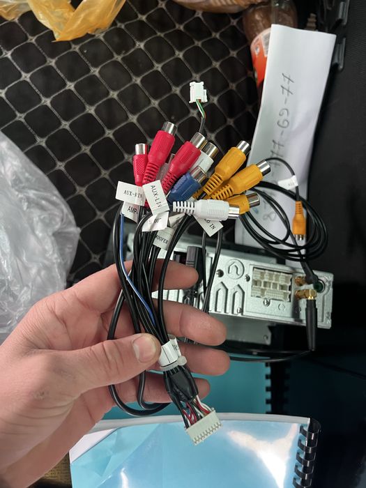 Продам магнитолу Toyota Prado