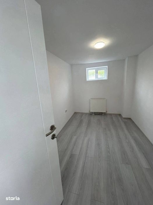 De vanzare casa in Roman cu 3 camere, suprafata teren 360mp,  89.000e