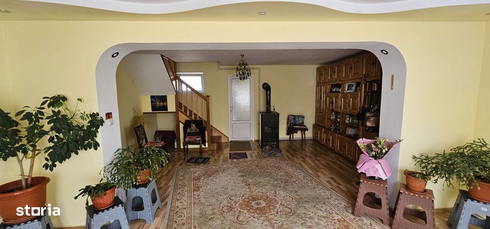 Eleganta, spatiu si confort modern – proprietate premium in Comanest