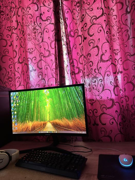 Vand pc gaming cu totul