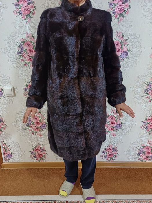 Продаётся норковая шуба