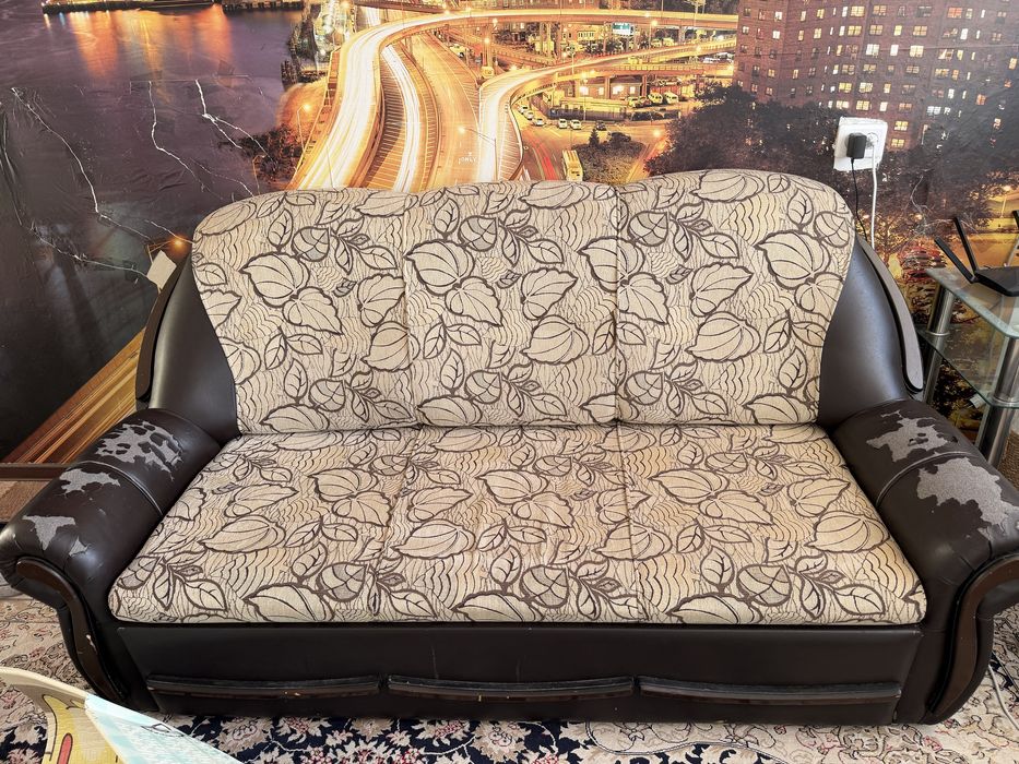 Продам диван недорого