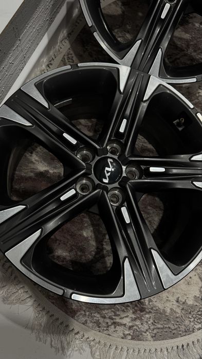 Продам  диски от Кия К5, R18