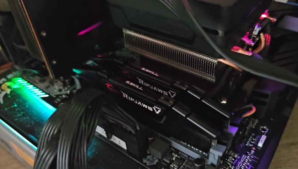 16GB G.Skill Ripjaws V DDR4 3200MT/s CL16