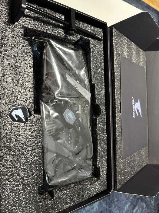 Vand placa video RTX 2080 SUPER AORUS