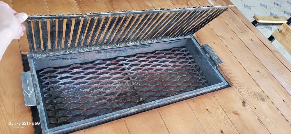 Стол с монгалом барбекю