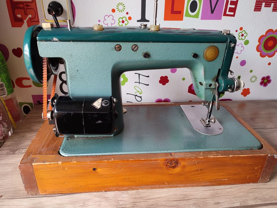 продается Швейная машинка