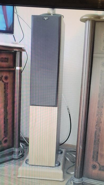 Подставка, стойка под колонки