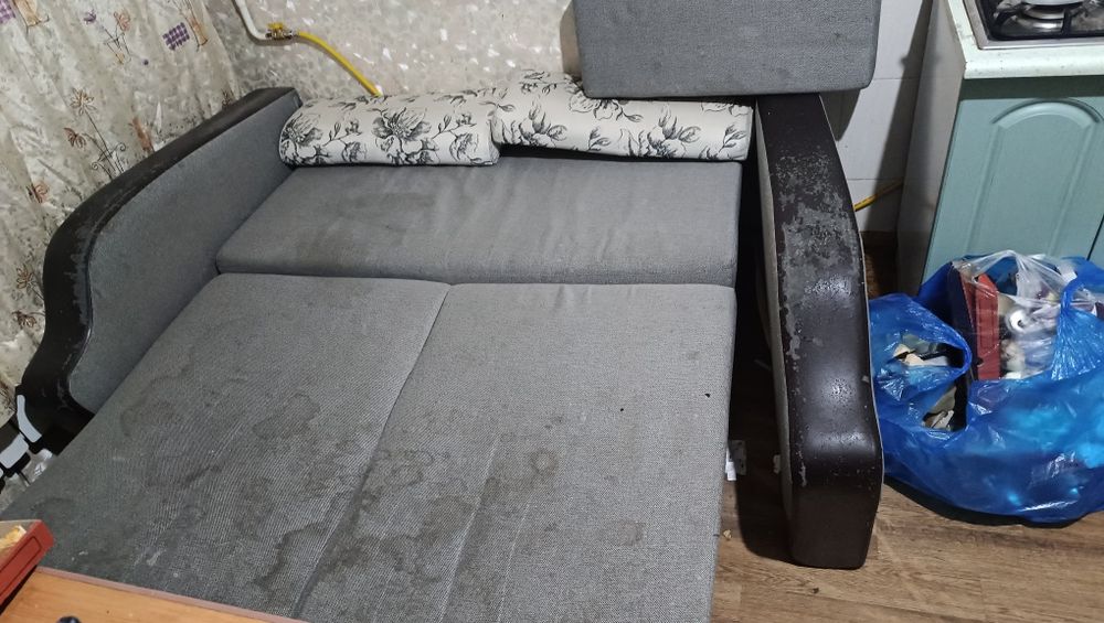 Диван -кровать отдам даром самовывоз