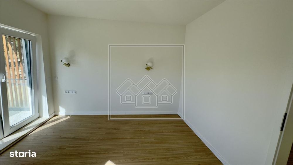 Apartament 2 camere, finisat la cheie, cu AC, jaluzele electrice si lo