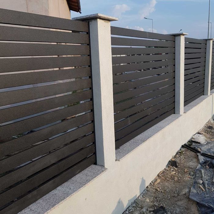 Garduri din panouri stil jaluzele, sipca metalica, tabla, plasa si BCA