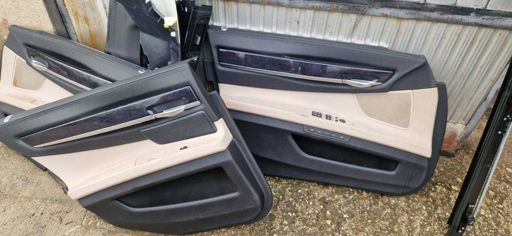 Кори на врати и задна седалка BMW 750i F01