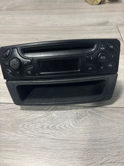 Продавам Audio10 CD-Radio за Мерцедес w203