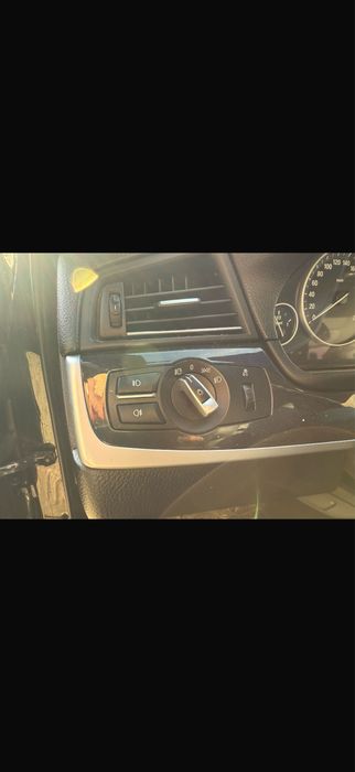 Bmw Seria 5 F10 520d 184 CP • 2011 • Manuală 6 trepte • Bi-Xenon