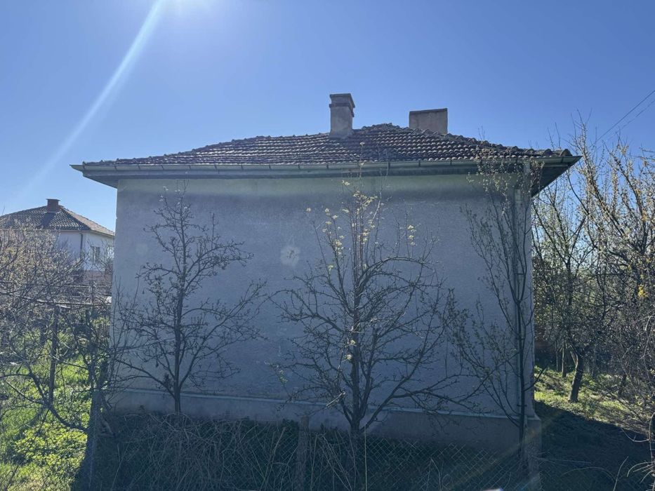 Къща в с.Лобош,област Перник