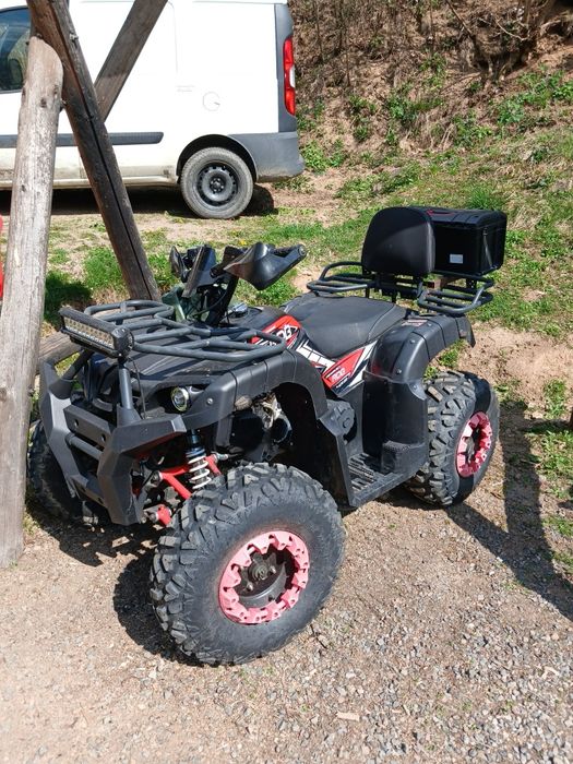 Vând atv aproape nou !