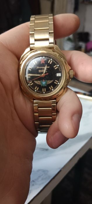 Продам командирские наручные часы.