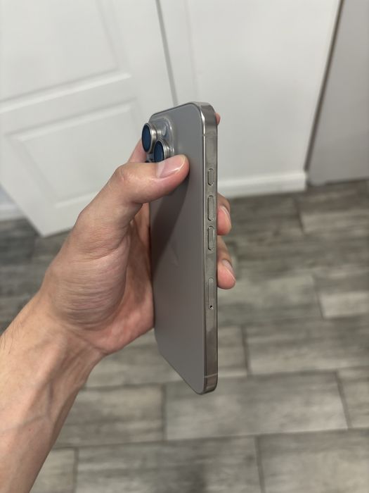 iPhone 16 Pro 256GB (SIM + eSIM)