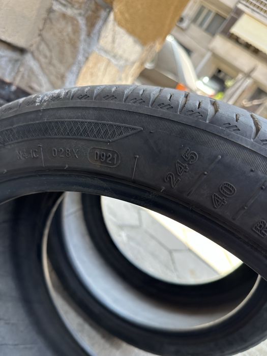 245/40/19 Летни гуми 2бр