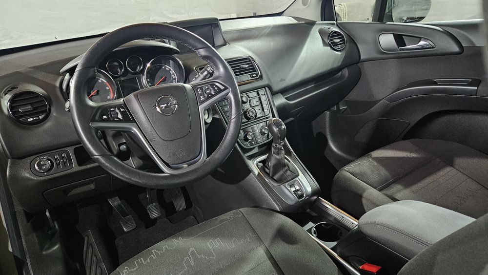 Opel Meriva de vânzare 92600km 1.3d