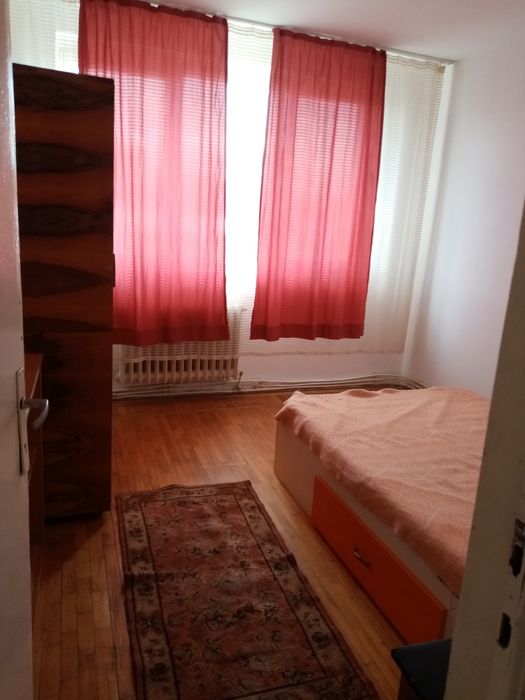 Apartament 3 camere de închiriat pentru muncitori preț 350 E plus gara