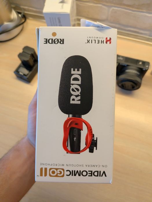 Sony ZV-E10 II + обективи, микрофон Rode, батерии и карти – комплект