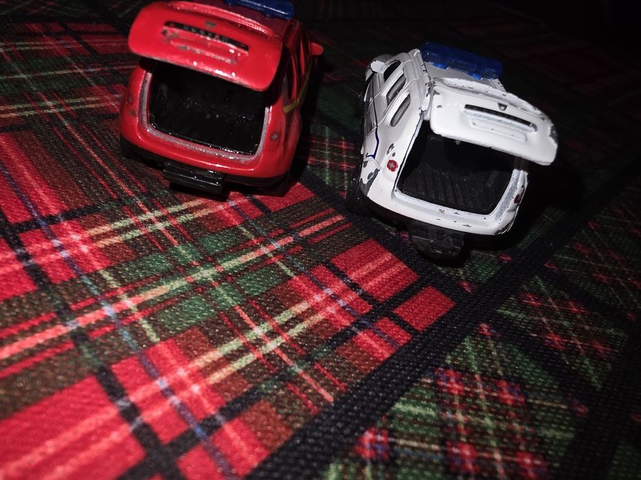 Vand 3 machete   (dacia duster,mustang)