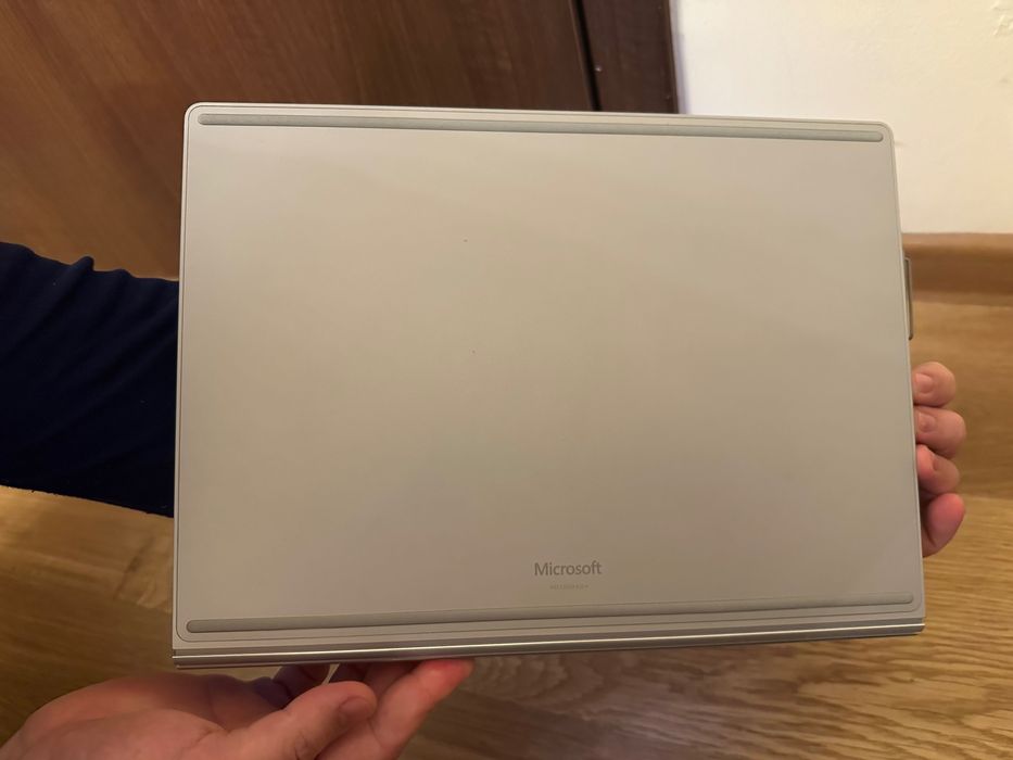 Microsoft Surface Book i7