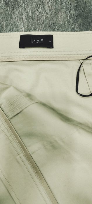 Юбка    прямая с  разрезом