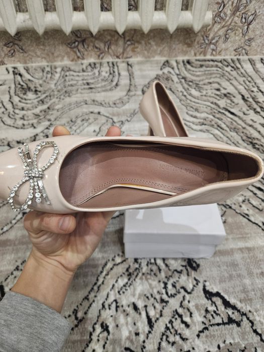 Туфли женские на каблуках