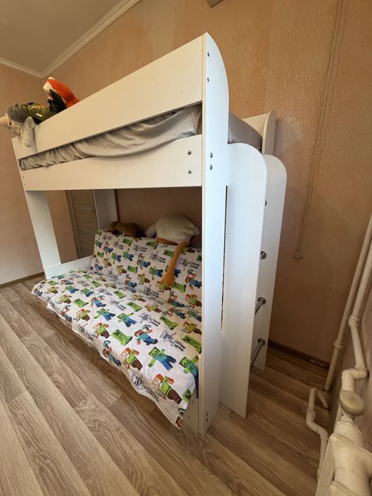 Двух ярусная кровать